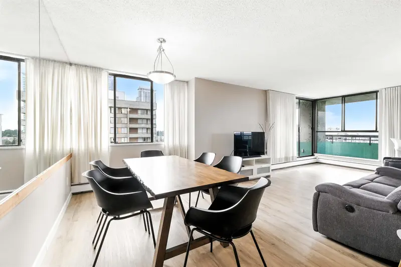 2403 3737 BARTLETT COURT - photo 1 of 25