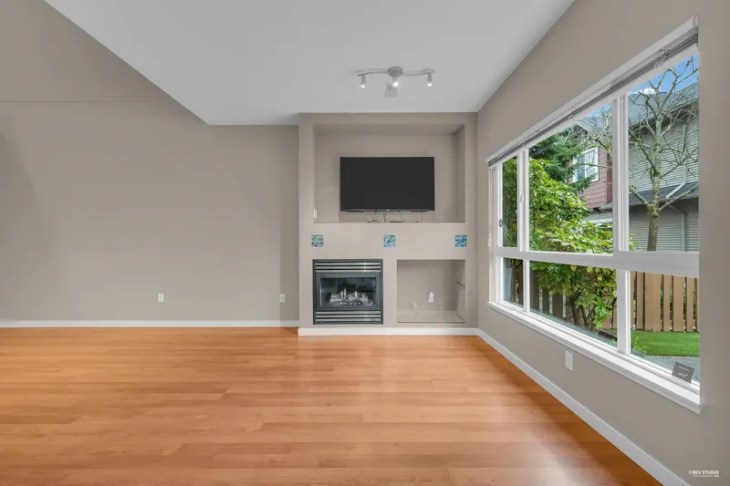 53 7733 HEATHER STREET - photo 4 of 25