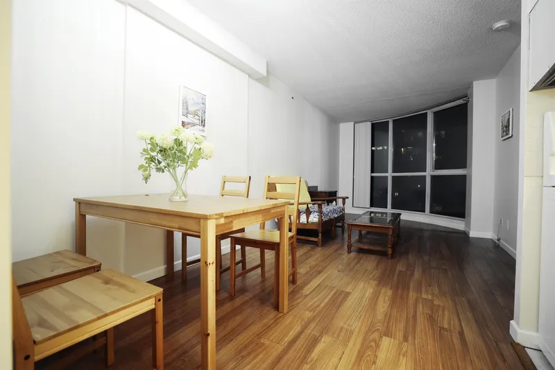 807 555 JERVIS STREET - photo 2 of 11