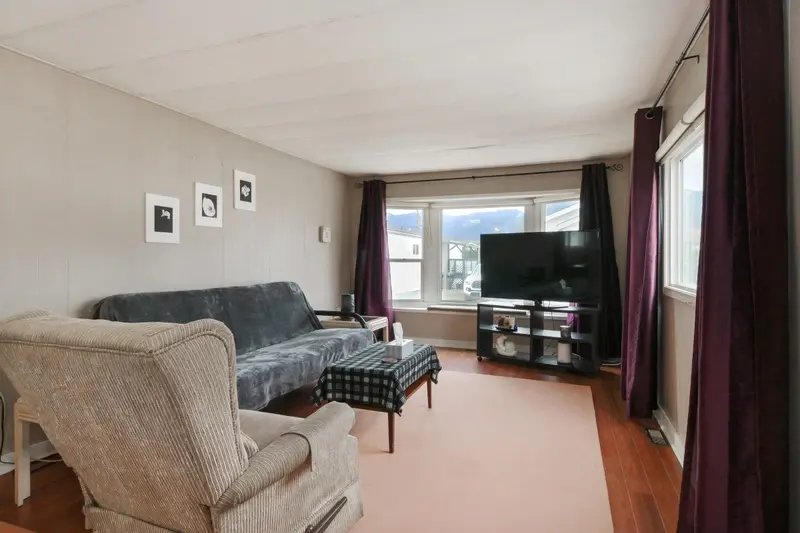 12 6900 INKMAN ROAD - photo 4 of 24