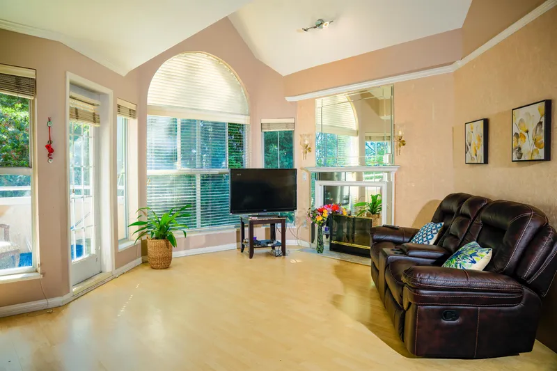 410 7435 121A STREET - photo 1 of 22