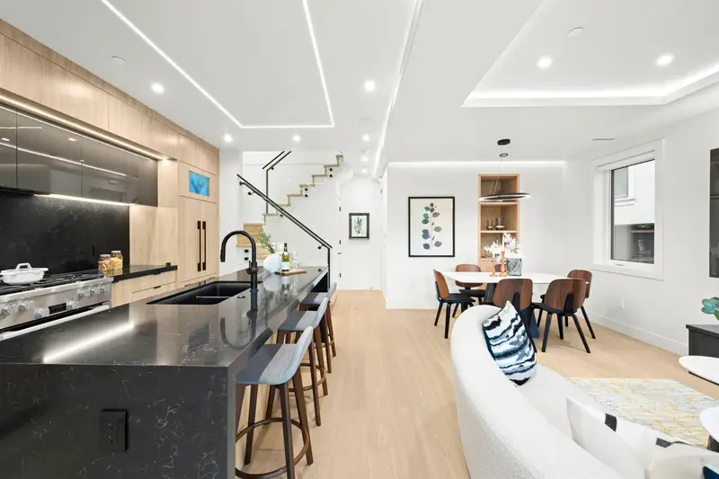 1 3466 W 22ND AVENUE - photo 3 of 25