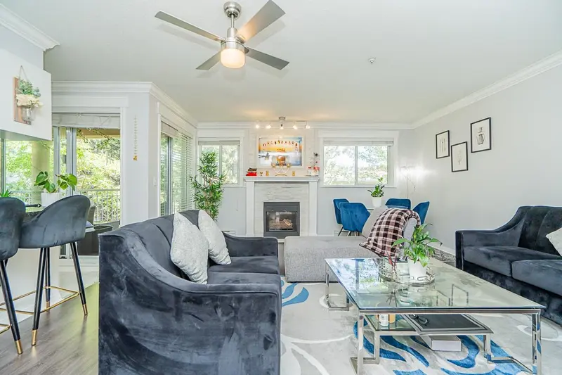 313 13727 74 AVENUE - photo 2 of 25