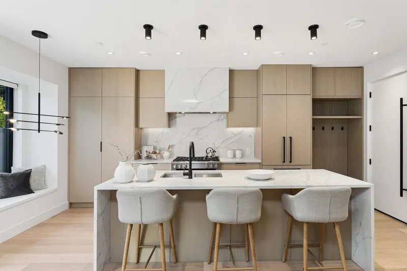 2 3036 W 14TH AVENUE - photo 4 of 25