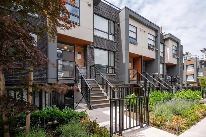 206 6085 IRMIN STREET - photo 1 of 25