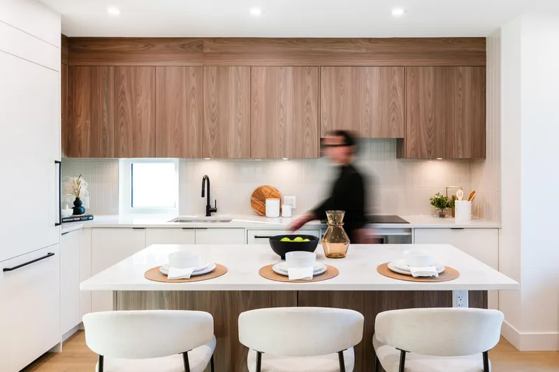 122 1552 E 3RD AVENUE - photo 1 of 25