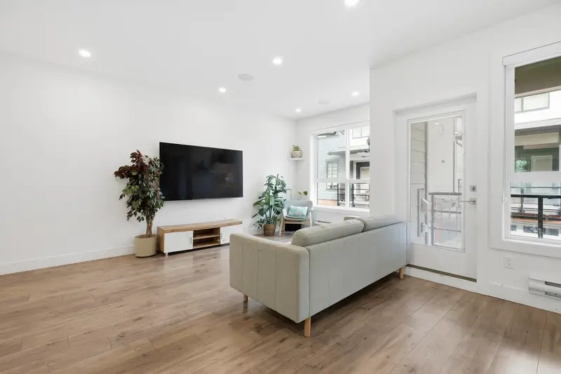 30 7177 194A STREET - photo 2 of 25