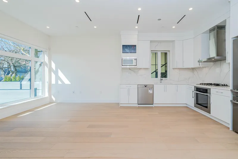 8192 CARTIER STREET - photo 2 of 25