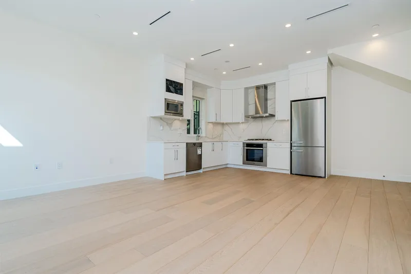 8192 CARTIER STREET - photo 3 of 25