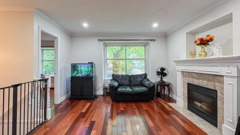 1553 BURRILL AVENUE - photo 2 of 25