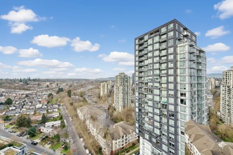 2301 5515 BOUNDARY ROAD - photo 3 of 25