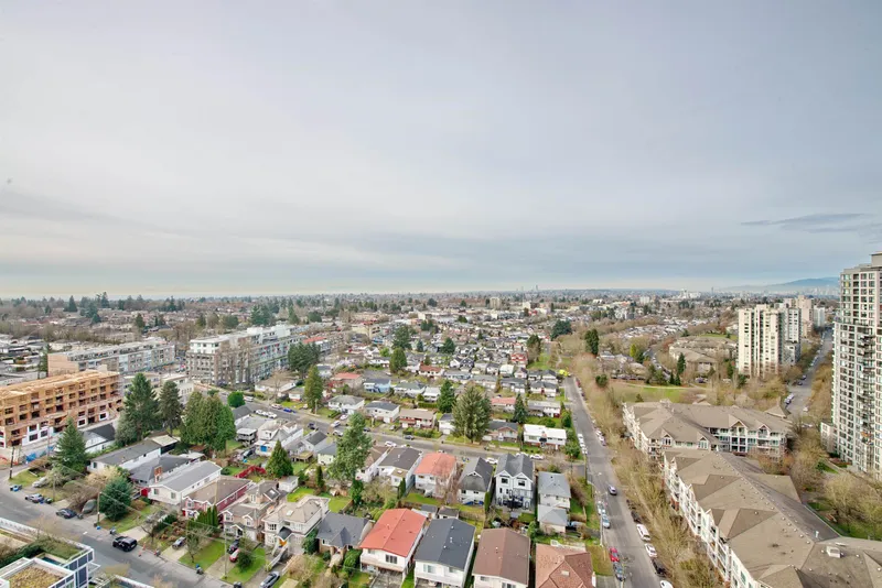 2301 5515 BOUNDARY ROAD - photo 4 of 25