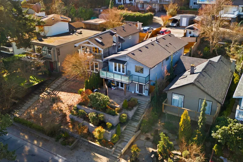 1911 DEEP COVE ROAD - photo 1 of 25