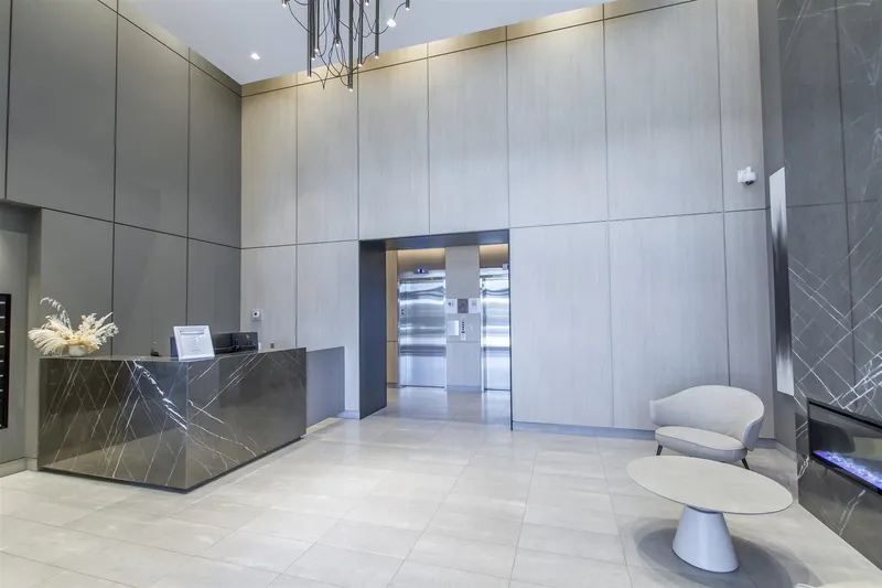 2304 1045 AUSTIN AVENUE - photo 2 of 25