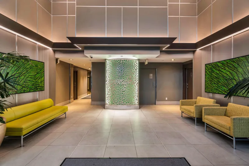 502 928 RICHARDS STREET - photo 2 of 25