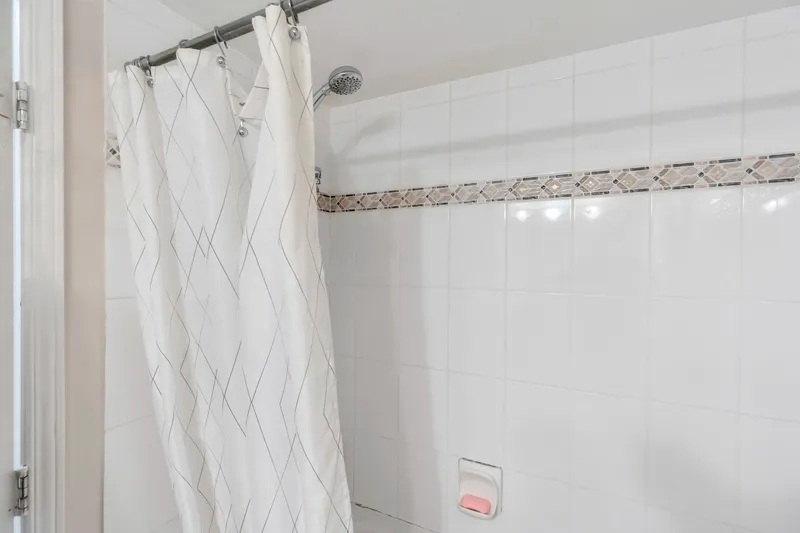 502 928 RICHARDS STREET - photo 4 of 25