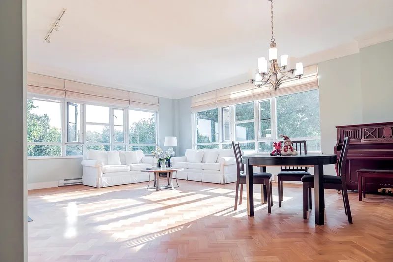 501 4685 VALLEY DRIVE - photo 2 of 20