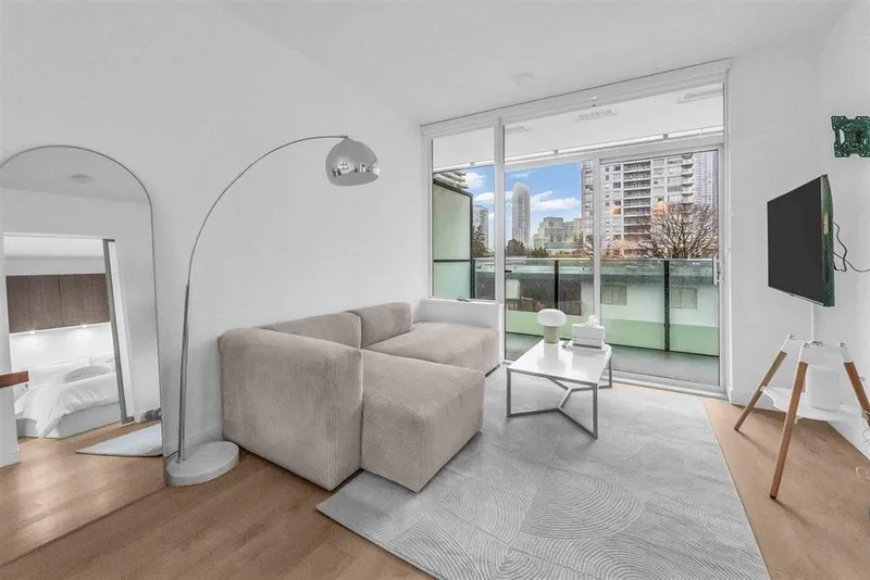 401 6463 SILVER AVENUE - photo 2 of 25