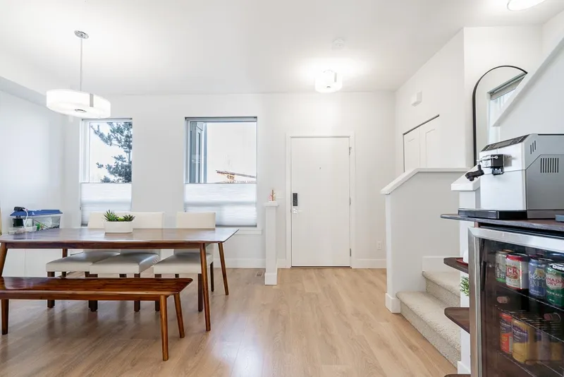 20484 78 AVENUE - photo 3 of 25