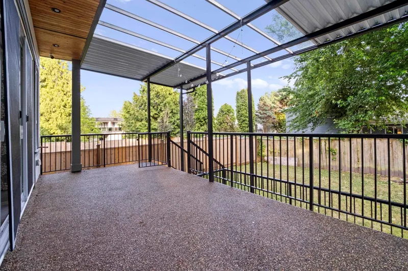 15890 RUSSELL AVENUE - photo 4 of 25