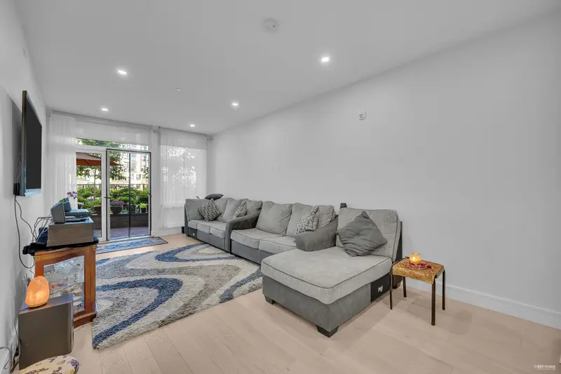 101 20416 PARK AVENUE - photo 2 of 21