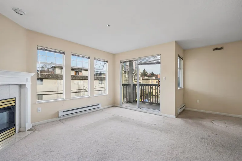 304 1989 W 1ST AVENUE - photo 4 of 23