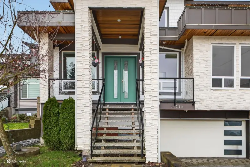 14298 62 AVENUE - photo 3 of 25