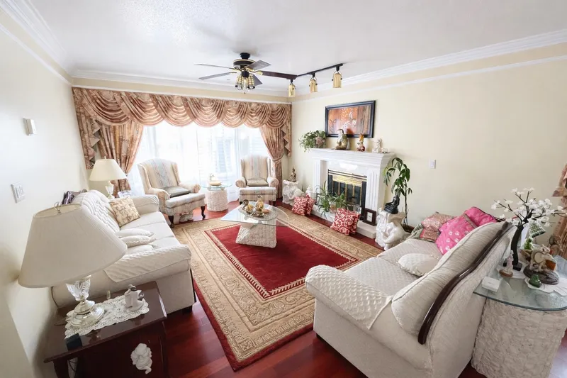 2011 SEVENTH AVENUE - photo 4 of 22