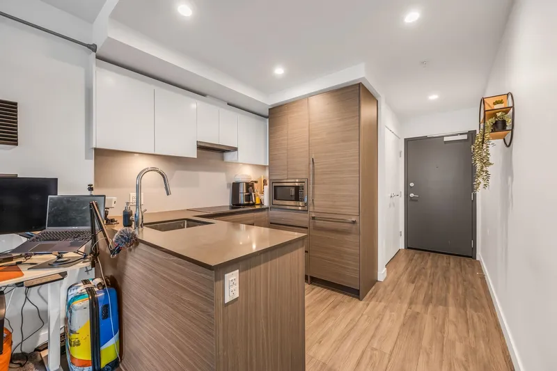 705 13615 FRASER HIGHWAY - photo 3 of 23