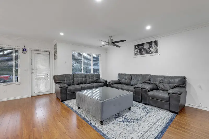 132 12040 68 AVENUE - photo 3 of 25