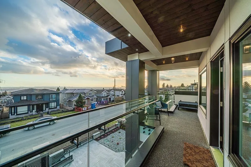 5655 PORTLAND STREET - photo 2 of 9