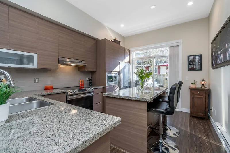 45 2955 156 STREET - photo 1 of 25