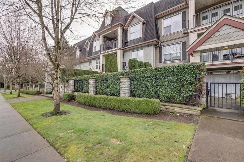 107 976 ADAIR AVENUE - photo 3 of 25