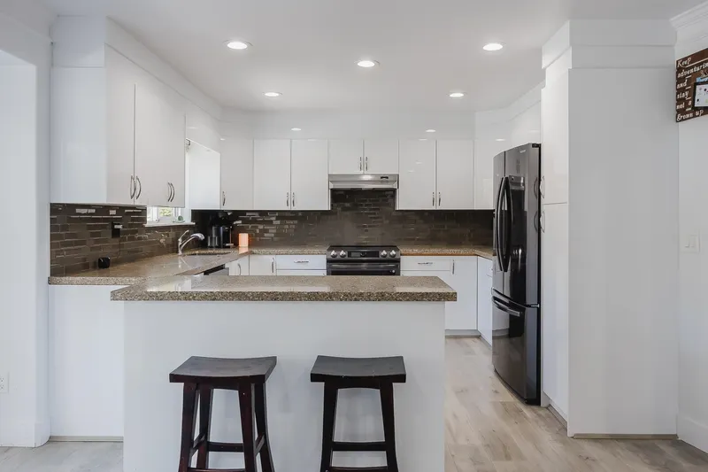 8077 169 STREET - photo 4 of 25