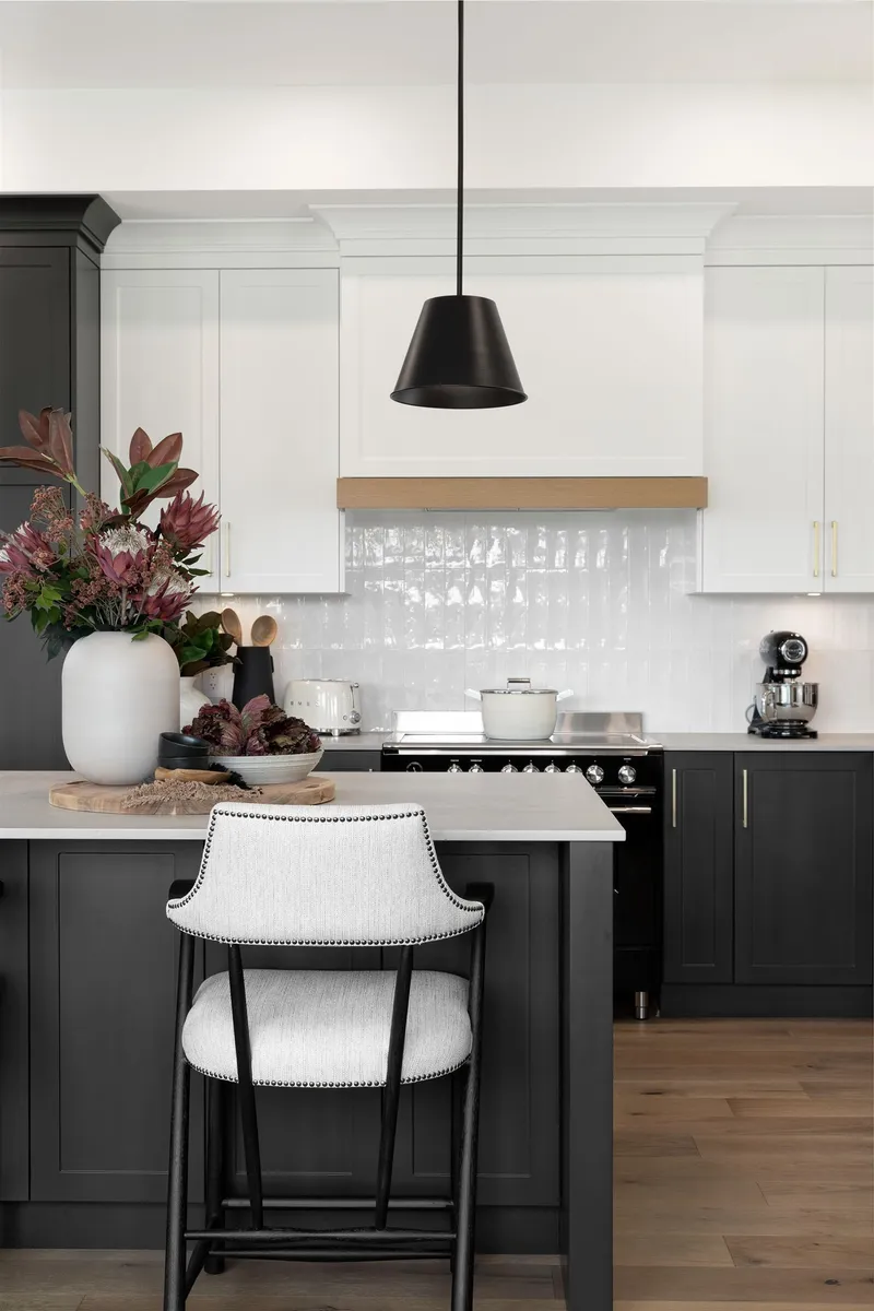 19648 78 AVENUE - photo 3 of 25