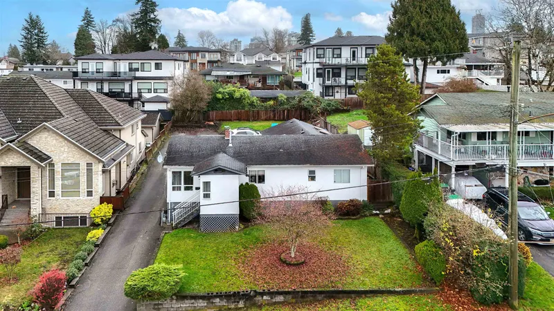 10846 129 STREET STREET - photo 3 of 25