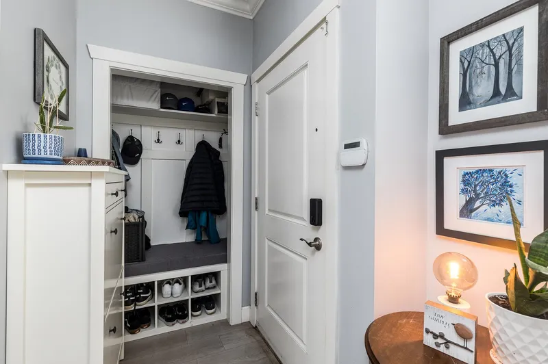 52 19560 68 AVENUE - photo 3 of 25