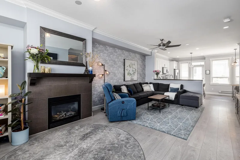 52 19560 68 AVENUE - photo 4 of 25