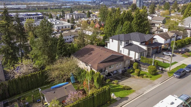 1020 QUADLING AVENUE - photo 3 of 12