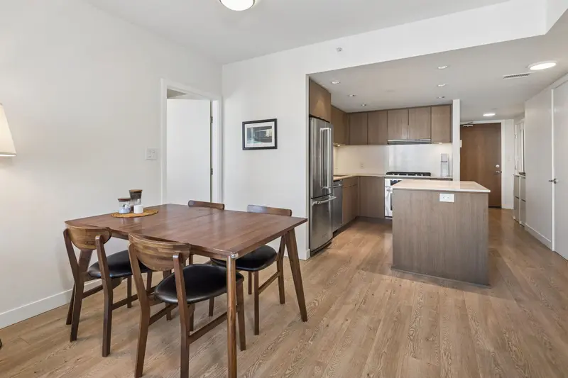 1209 111 E 1ST AVENUE - photo 4 of 25