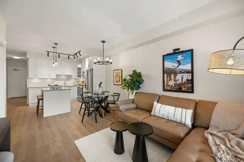 120 20926 83 AVENUE - photo 2 of 20