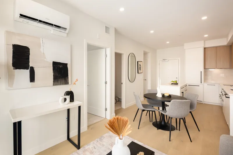 511 5398 207 STREET - photo 4 of 11