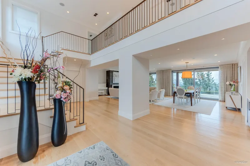 1020 EYREMOUNT DRIVE - photo 2 of 25