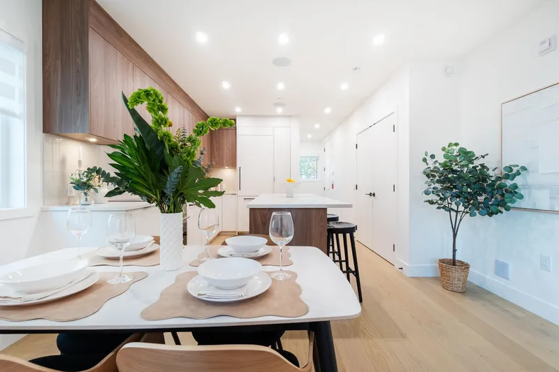 104 1550 E 3RD AVENUE - photo 4 of 25