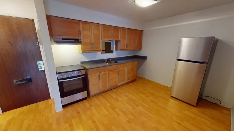 206 910 FIFTH AVENUE - photo 3 of 13