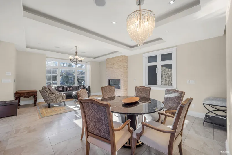 2721 W 21 AVENUE - photo 4 of 25