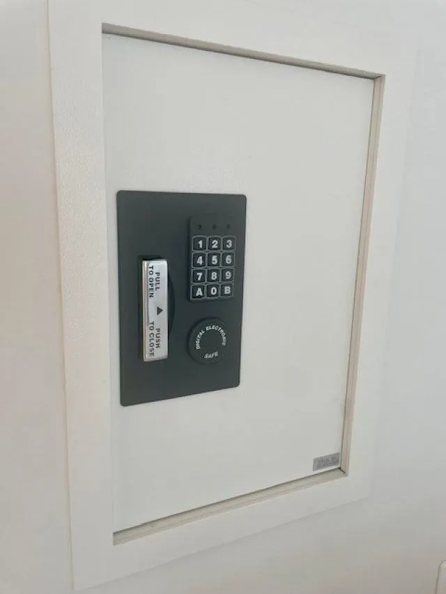 1803 1289 HORNBY STREET - photo 4 of 5