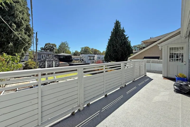 3072 W 28TH AVENUE - photo 2 of 6