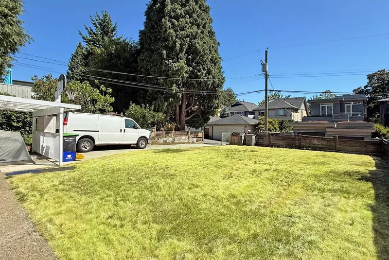 3072 W 28TH AVENUE - photo 4 of 6