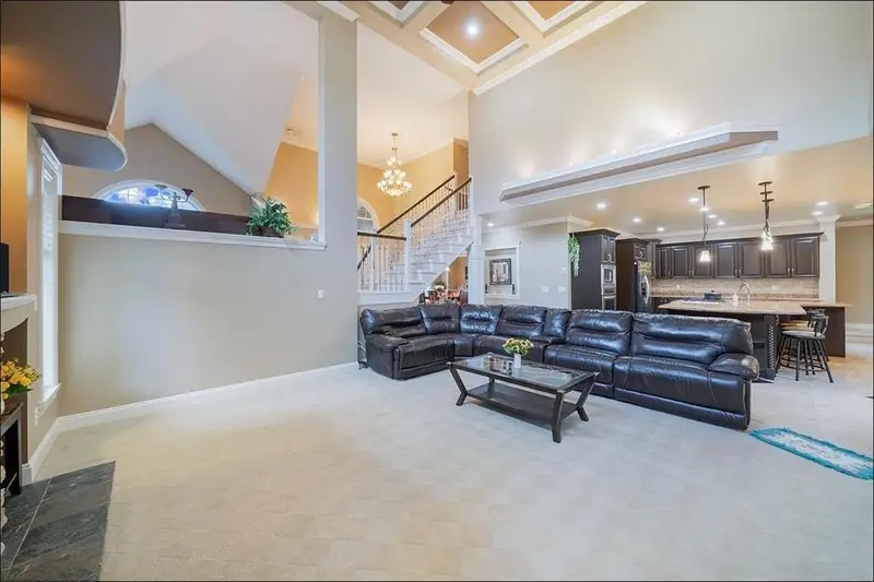 5479 124B STREET - photo 3 of 25